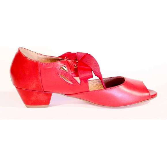 Chelsea Crew Sonia Cherry Red Retro Peep Toe Heel Sandals, Size 7.5 - New In Box - Picture 3 of 12
